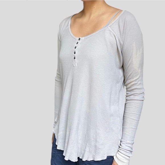 Urban Outfitters Truly Madly Deeply Long Sleeve Scoop Neck Gray M - Picture 1 of 5